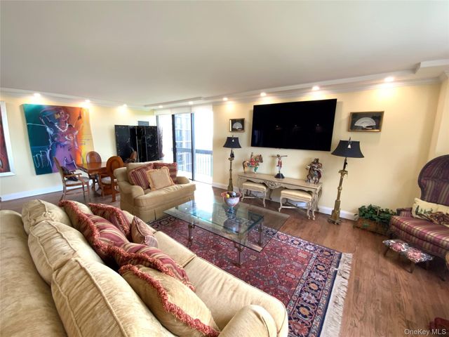 27010 Grand Central Parkway 19O, Floral Park, NY 11005