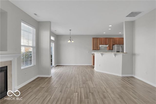 4024 Eldor Flower Drive, Zionsville, IN 46077