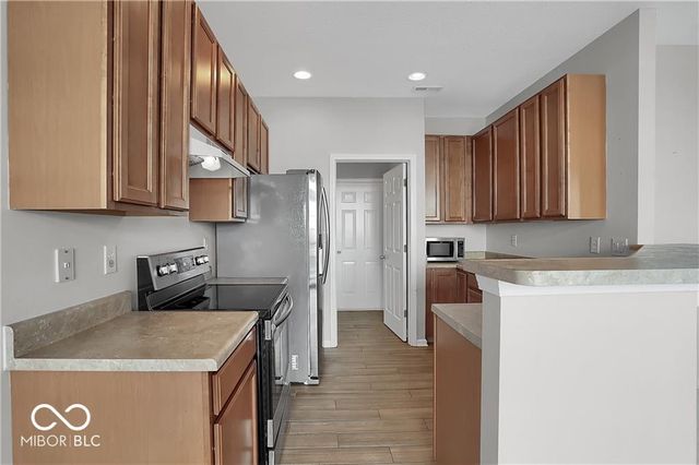 4024 Eldor Flower Drive, Zionsville, IN 46077