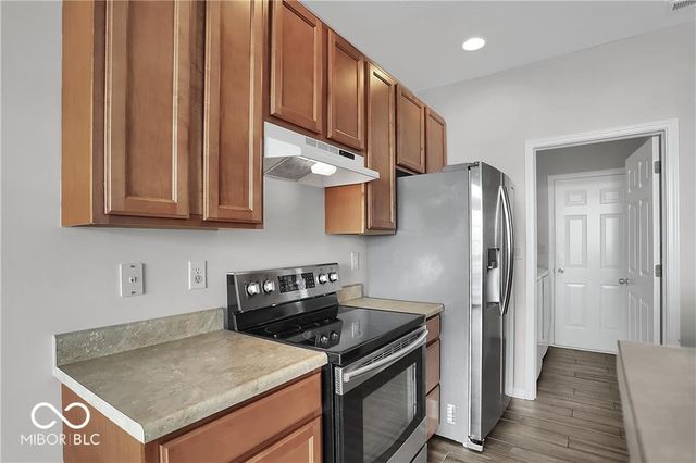 4024 Eldor Flower Drive, Zionsville, IN 46077