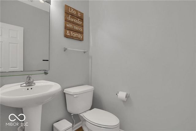 4024 Eldor Flower Drive, Zionsville, IN 46077