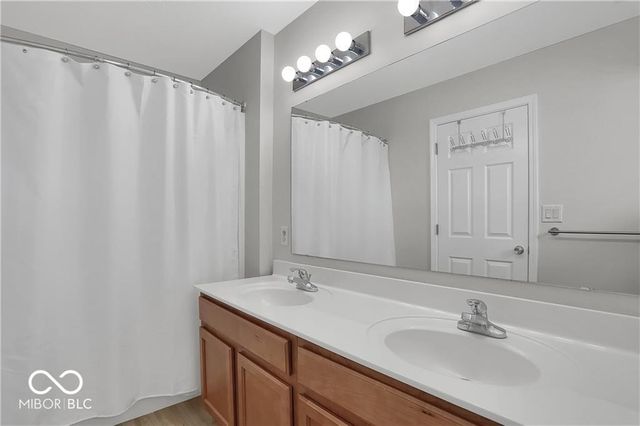 4024 Eldor Flower Drive, Zionsville, IN 46077