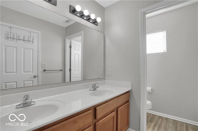 4024 Eldor Flower Drive, Zionsville, IN 46077