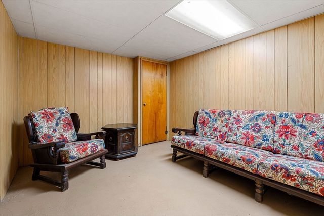 437 Salem St, North Andover, MA 01845