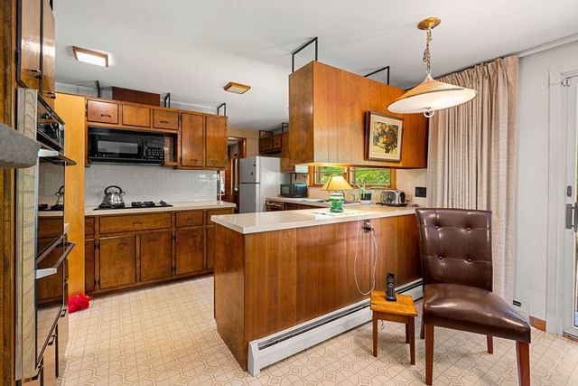 437 Salem St, North Andover, MA 01845