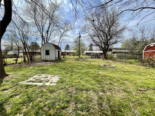 814 Gwen Street, Springdale, AR 72762