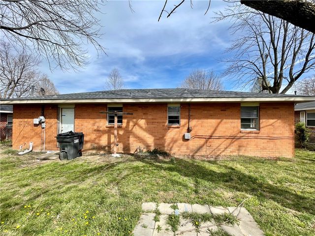 814 Gwen Street, Springdale, AR 72762