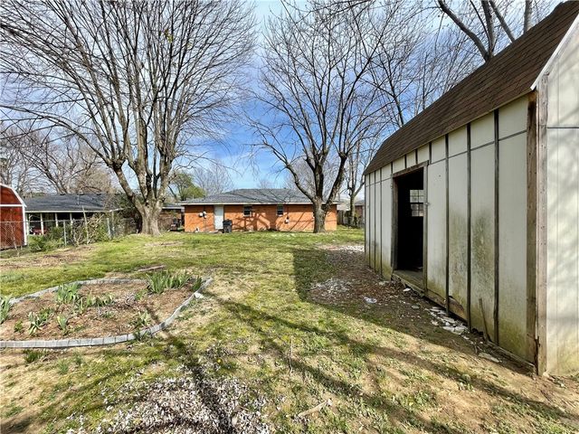 814 Gwen Street, Springdale, AR 72762