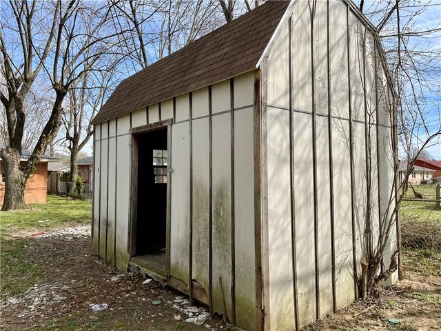 814 Gwen Street, Springdale, AR 72762