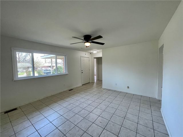 814 Gwen Street, Springdale, AR 72762