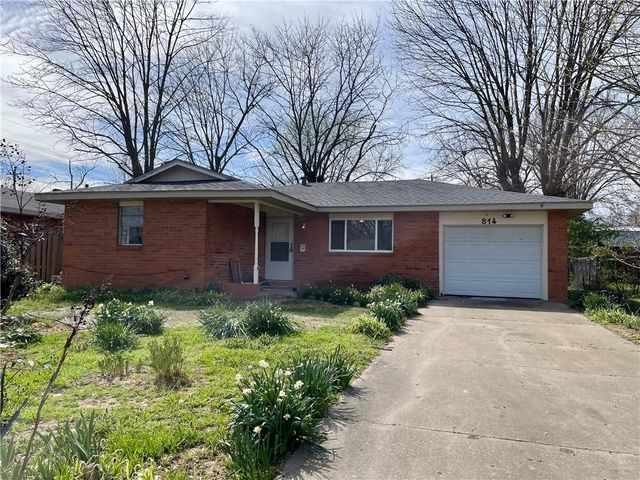 814 Gwen Street, Springdale, AR 72762