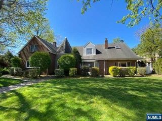 330 Westview Avenue, Fort Lee, NJ 07024