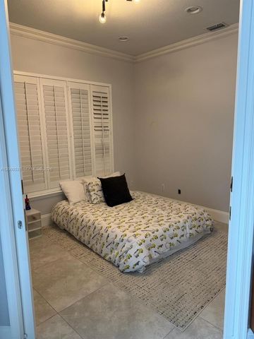 19973 NE 37th Ave, Aventura, FL 33180