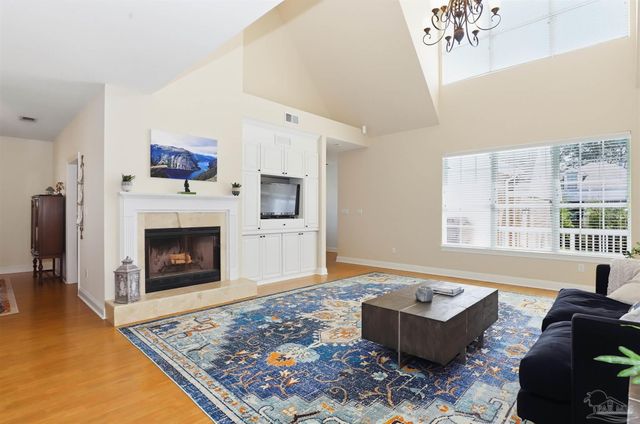 4279 Conradina Dr, Gulf Breeze, FL 32563