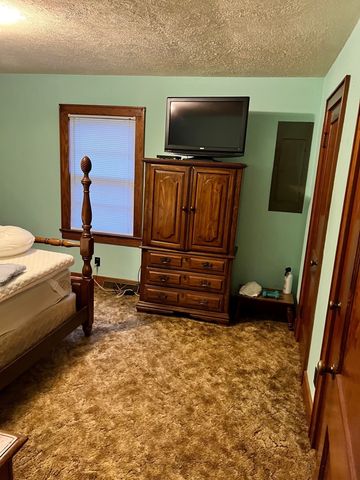 775 Railroad Rd, Wartrace, TN 37183