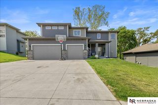 6421 Girard Street, Omaha, NE 68152