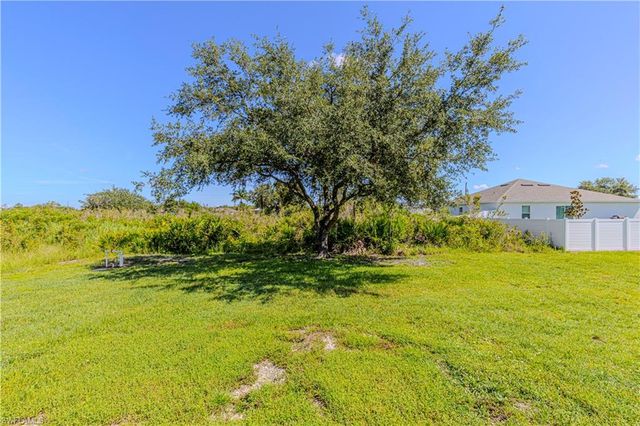 2616 70th ST W, Lehigh Acres, FL 33971