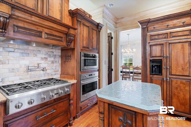 808 Country Club Court, Mobile, AL 36609