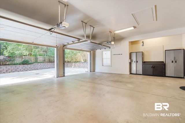 808 Country Club Court, Mobile, AL 36609