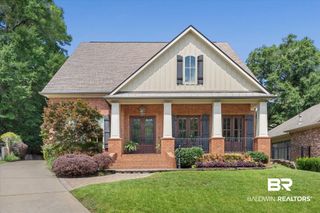 808 Country Club Court, Mobile, AL 36609