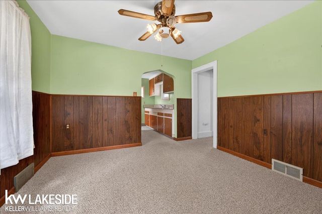 27377 Pinehurst Drive, Roseville, MI 48066