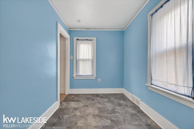 27377 Pinehurst Drive, Roseville, MI 48066