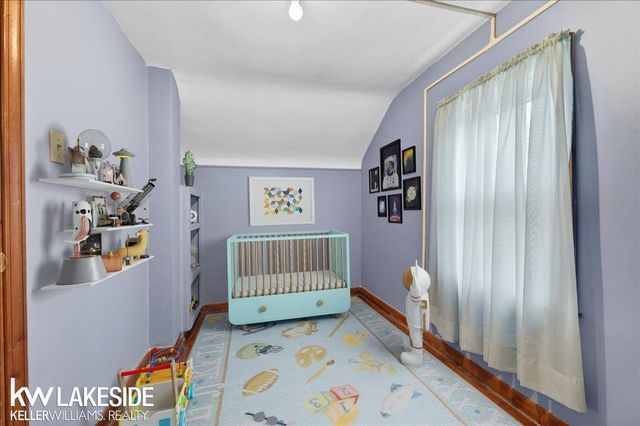 27377 Pinehurst Drive, Roseville, MI 48066