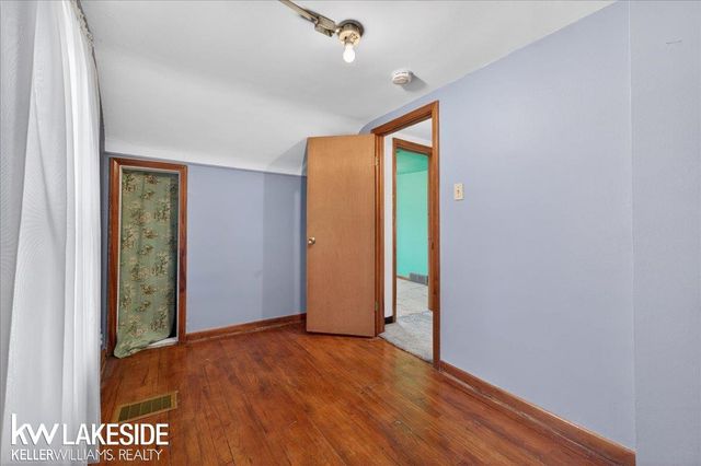 27377 Pinehurst Drive, Roseville, MI 48066
