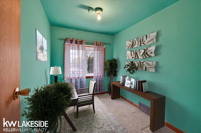 27377 Pinehurst Drive, Roseville, MI 48066
