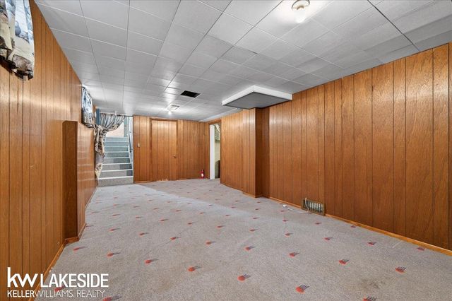 27377 Pinehurst Drive, Roseville, MI 48066