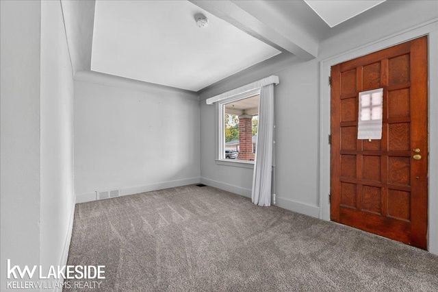 27377 Pinehurst Drive, Roseville, MI 48066