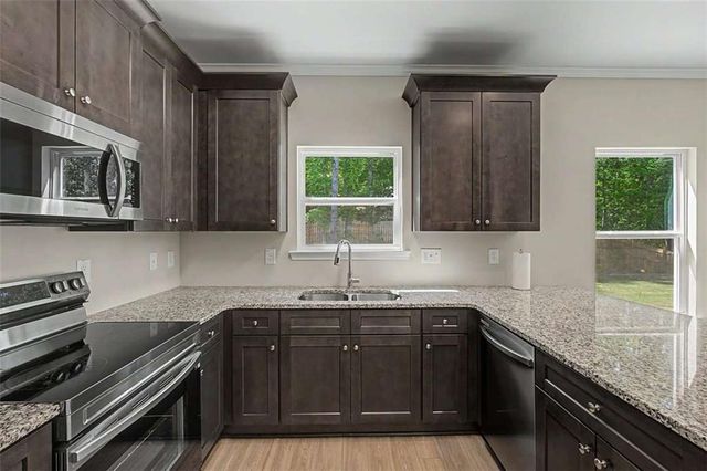 176 Elivia Way, Dallas, GA 30132