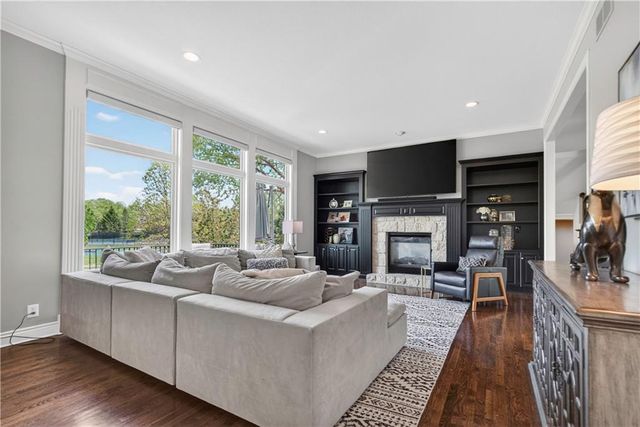 14621 DEARBORN Street, Overland Park, KS 66223