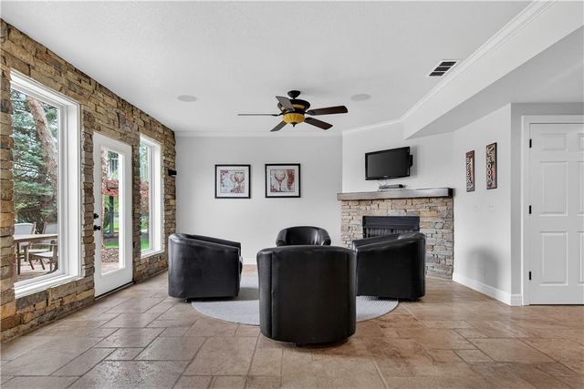 14621 DEARBORN Street, Overland Park, KS 66223