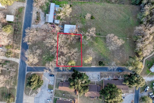 Lot 2 E Alamo ST, Elgin, TX 78621