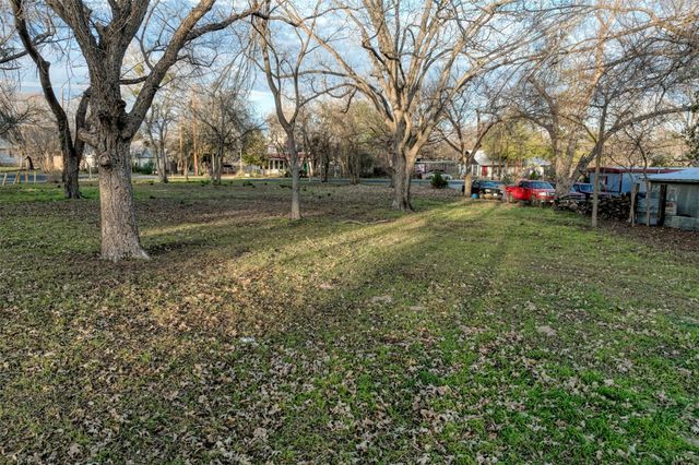 Lot 2 E Alamo ST, Elgin, TX 78621