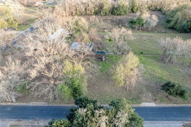 Lot 2 E Alamo ST, Elgin, TX 78621