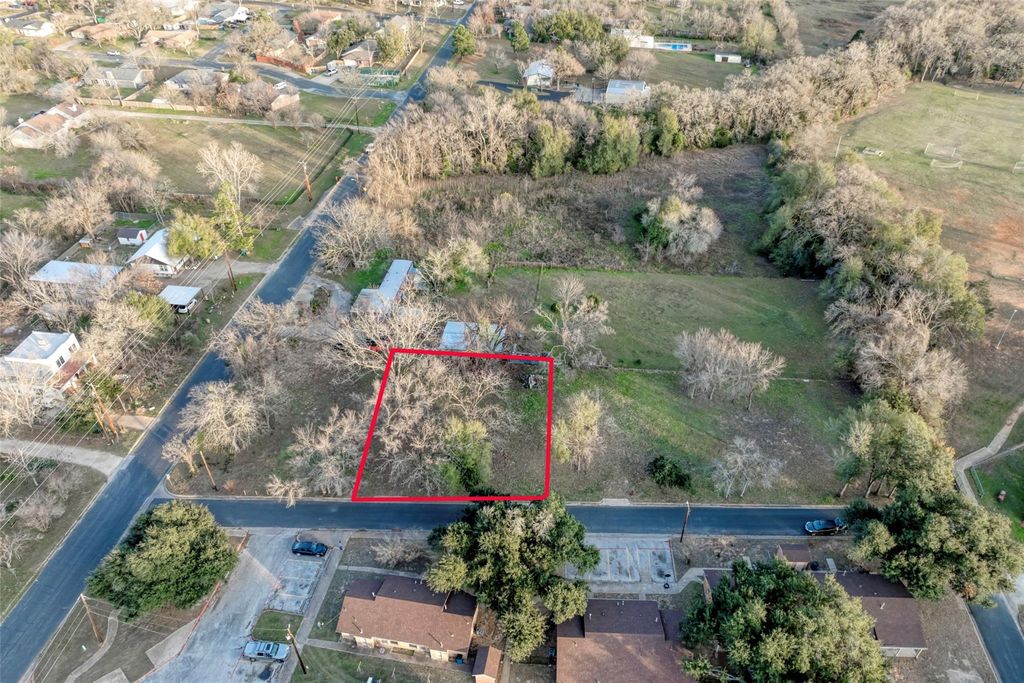 Lot 2 E Alamo ST, Elgin, TX 78621