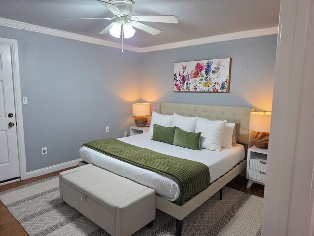 1001 11th Street, Bentonville, AR 72712