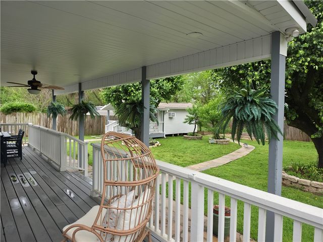 1001 11th Street, Bentonville, AR 72712