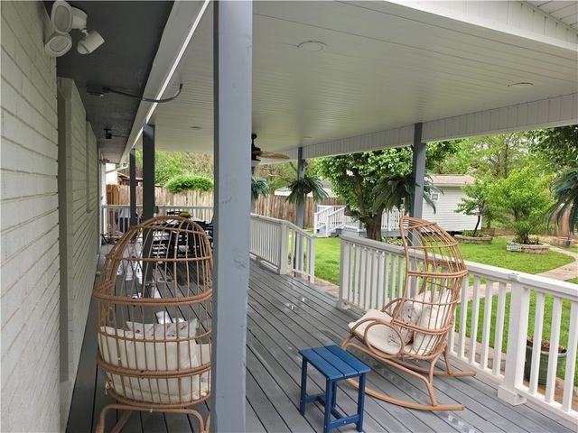 1001 11th Street, Bentonville, AR 72712