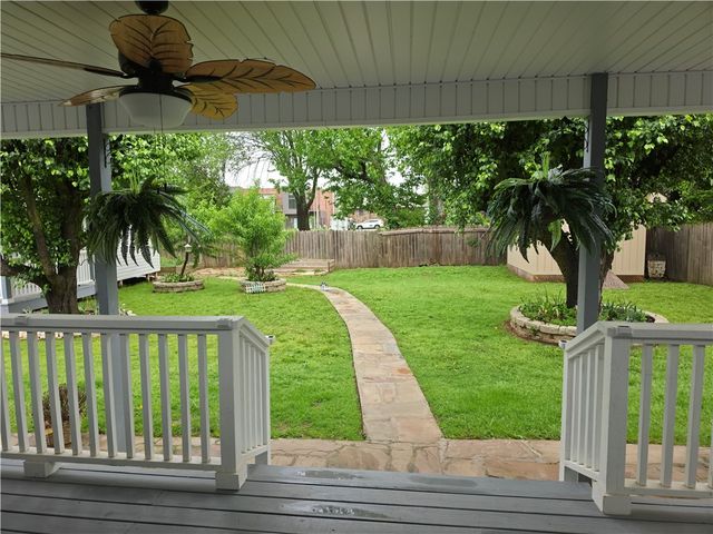 1001 11th Street, Bentonville, AR 72712