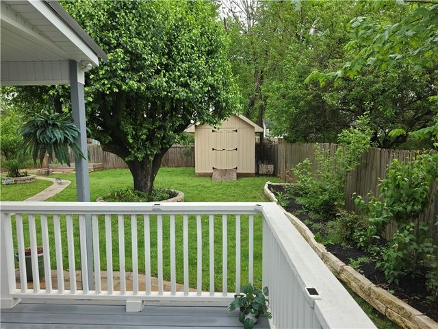 1001 11th Street, Bentonville, AR 72712