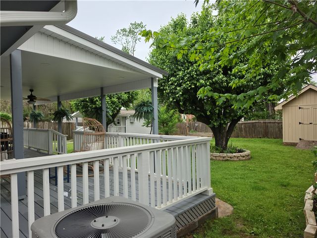 1001 11th Street, Bentonville, AR 72712