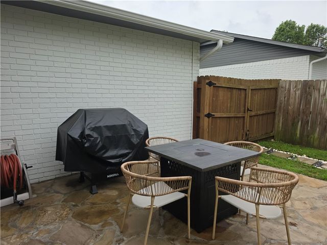 1001 11th Street, Bentonville, AR 72712