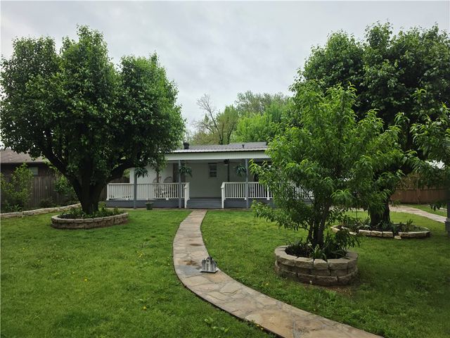 1001 11th Street, Bentonville, AR 72712