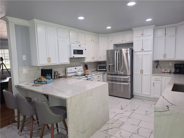 1001 11th Street, Bentonville, AR 72712