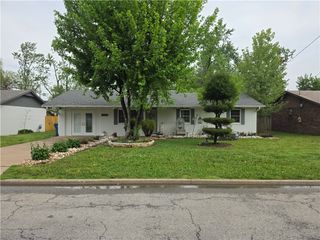1001 11th Street, Bentonville, AR 72712