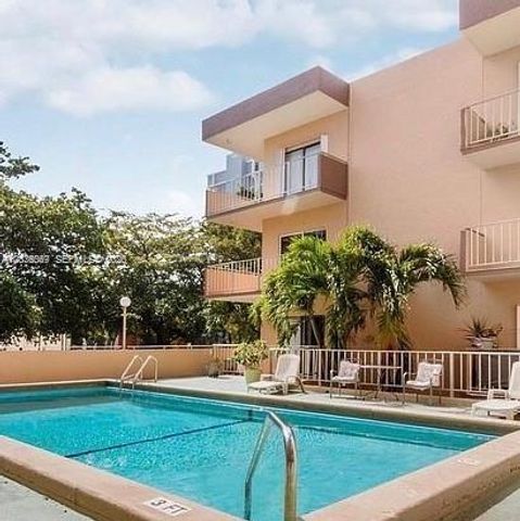 1955 NE 135th Street 308, North Miami, FL 33181