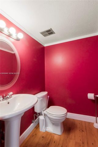 1955 NE 135th Street 308, North Miami, FL 33181